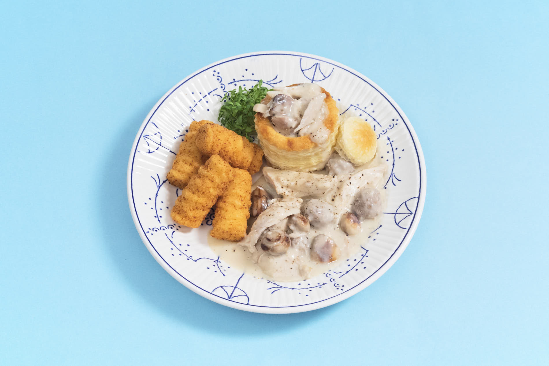 oldschool style plate with vol-au-vent and croquettes