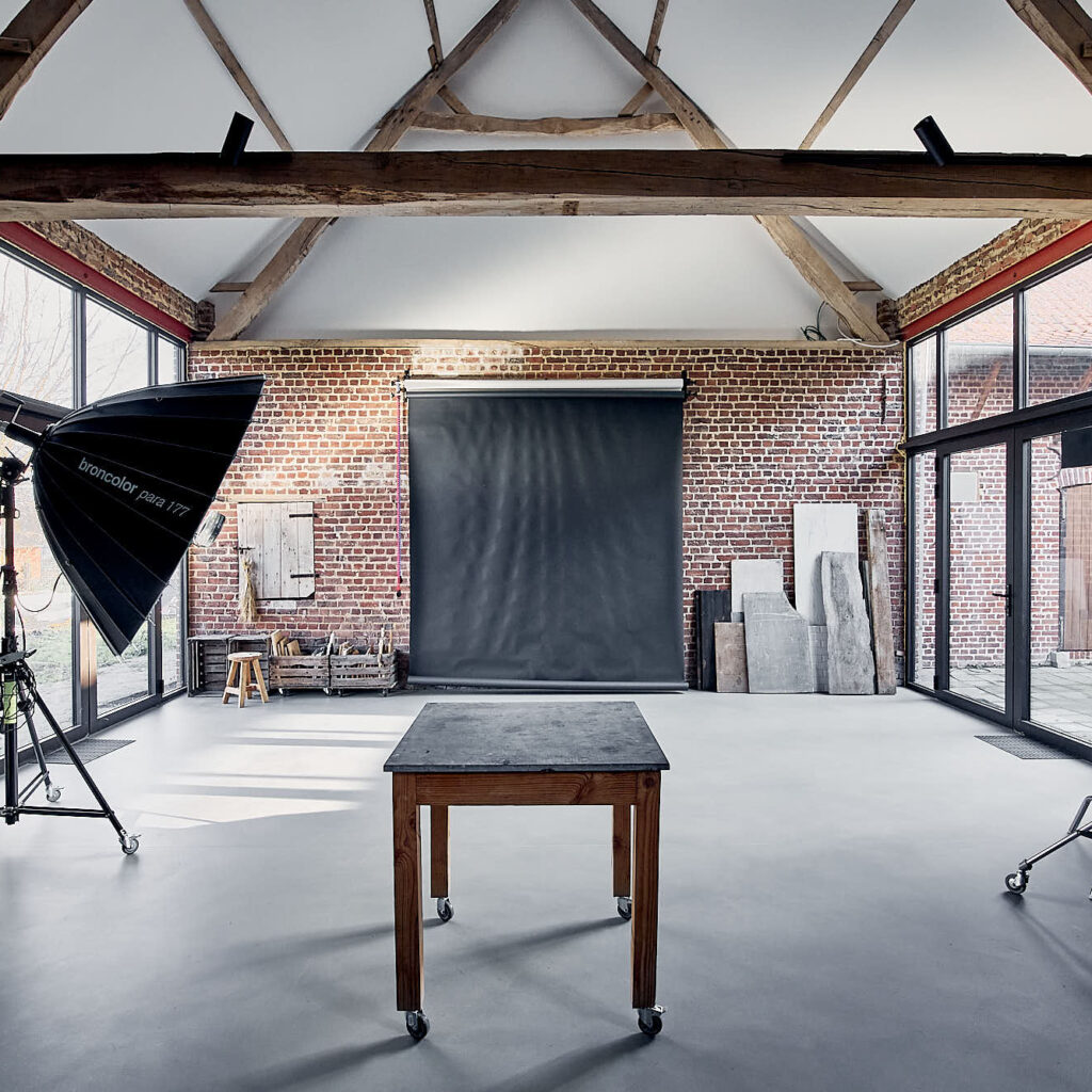 Natural Light Photosgraphy Studio With Broncolor Flash System And Paper Roll Backdrops